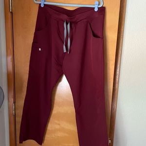 Figs Kade Burgundy petite large.